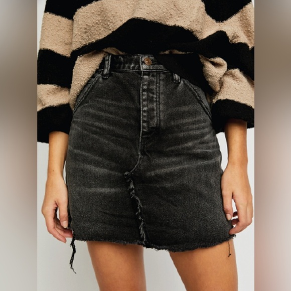 We‎ the Free Brea cutoff black denim mini skirt size 31 - Picture 1 of 11